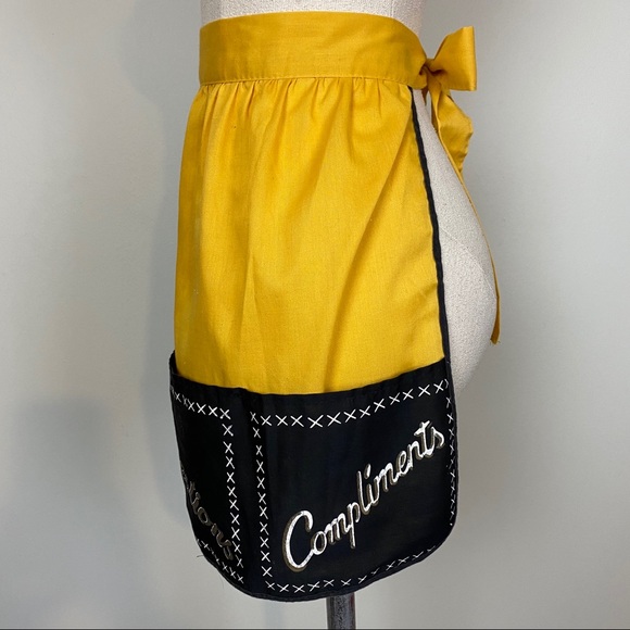 Vintage Half Apron with Pockets - Picture 3 of 6